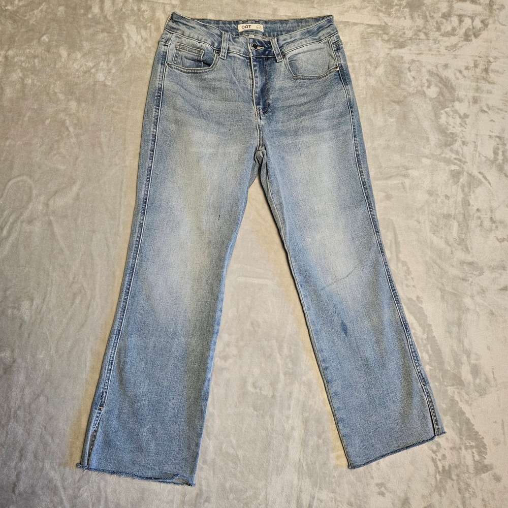 OAT New York Women's Light Wash‎ Flare Jeans Cropped Frayed Hem Size 4 27
